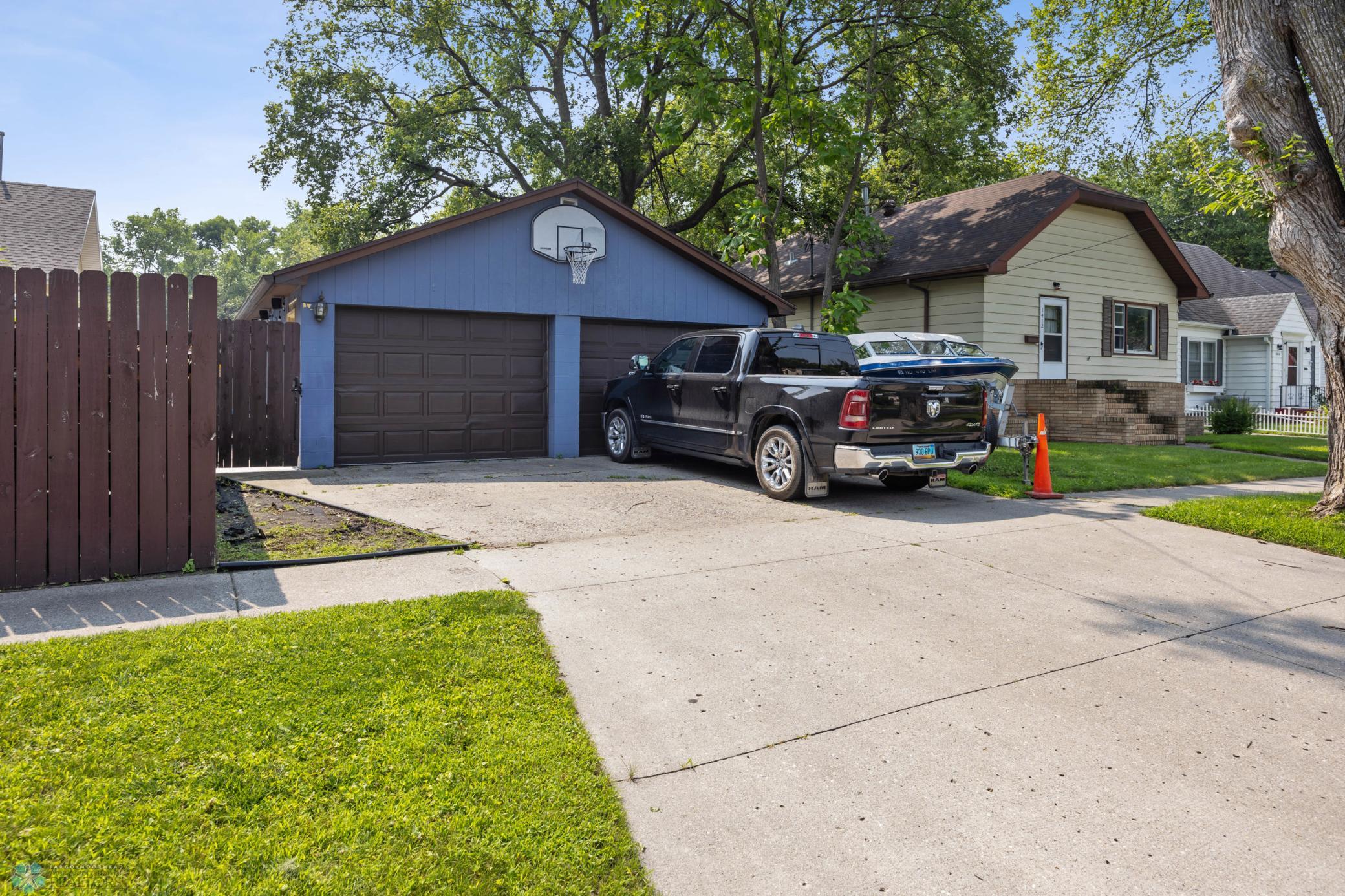 garage.jpg
