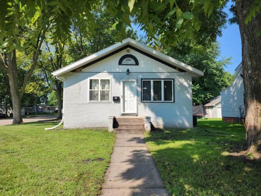 926 6th Street SW, Willmar, MN 56201