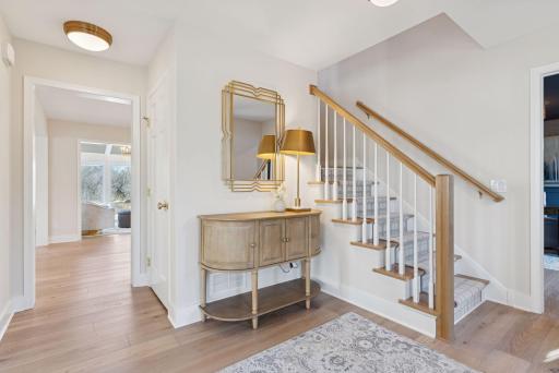 350 Ferndale Road N, Wayzata, MN 55391