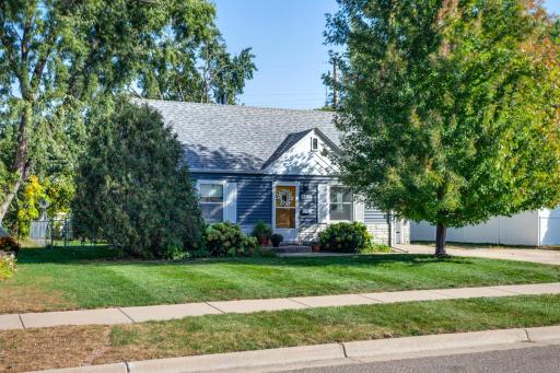 4422 Yates Avenue N, Minneapolis, MN 55422