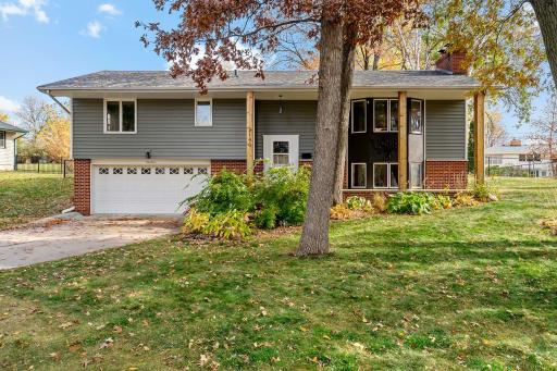 Discover this beautifully renovated 3-bedroom, 3-bath split-level home in Golden Valley, offering modern updates, stylish finishes, and a functional layout.