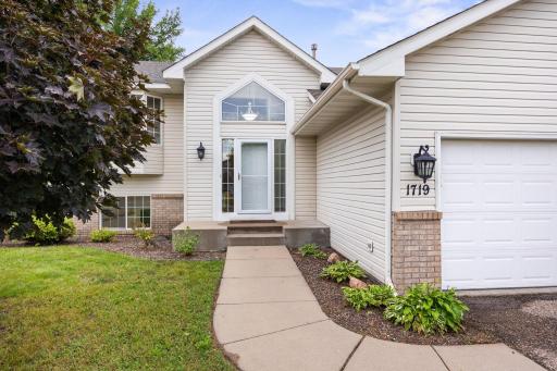 1719 Fountain Lane, Waconia, MN 55387