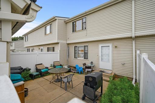 7680 Hampshire Avenue N, Brooklyn Park, MN 55428