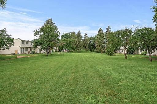 7680 Hampshire Avenue N, Brooklyn Park, MN 55428