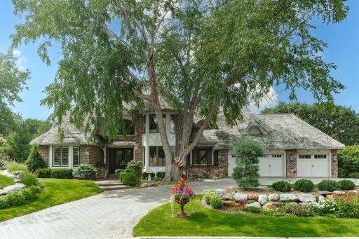 839 Park Place Drive, Saint Paul, MN 55118