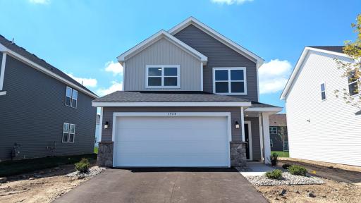 3904 Helmo Avenue N, Oakdale, MN 55128