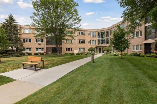 4350 Brookside Court, 215, Minneapolis, MN 55436