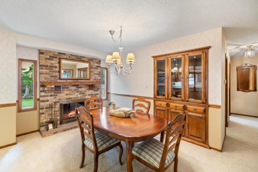 2165 Holloway Avenue E, Maplewood, MN 55109
