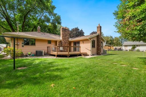 2165 Holloway Avenue E, Maplewood, MN 55109
