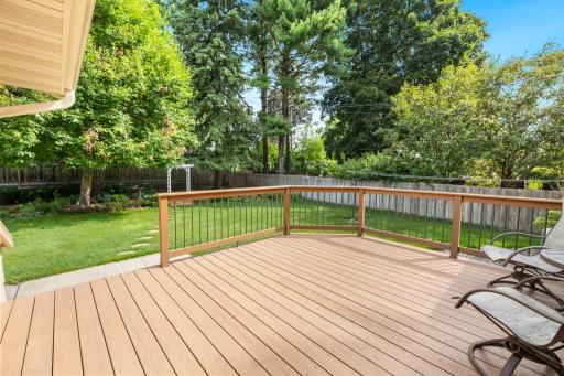 2165 Holloway Avenue E, Maplewood, MN 55109