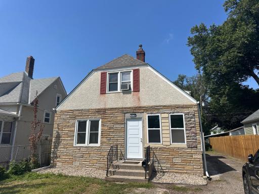 919 3rd Street E, Saint Paul, MN 55106
