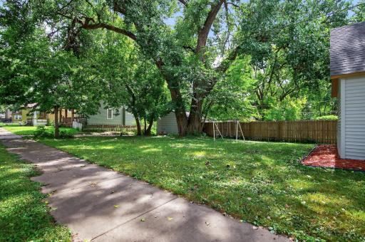 1430 Irving Avenue N, Minneapolis, MN 55411