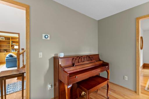 851 Lincolntown Avenue, Mahtomedi, MN 55115