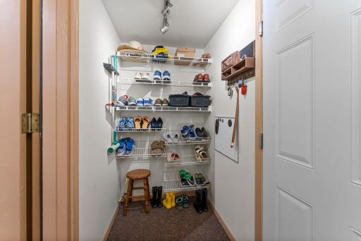 48-web-or-mls-851 Lincolntown Ave-143.jpg