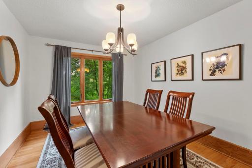 851 Lincolntown Avenue, Mahtomedi, MN 55115