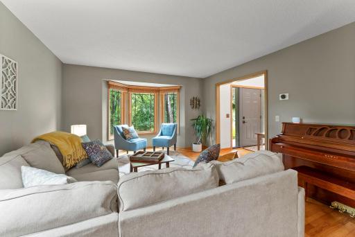 851 Lincolntown Avenue, Mahtomedi, MN 55115