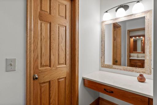 65-web-or-mls-851 Lincolntown Ave-206.jpg