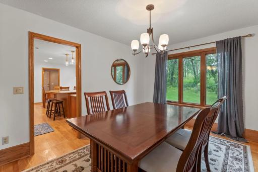 851 Lincolntown Avenue, Mahtomedi, MN 55115