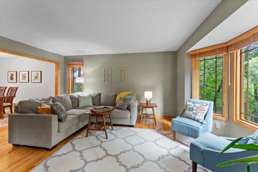 851 Lincolntown Avenue, Mahtomedi, MN 55115
