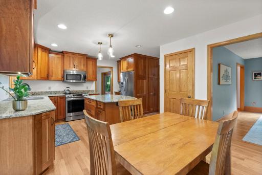 851 Lincolntown Avenue, Mahtomedi, MN 55115
