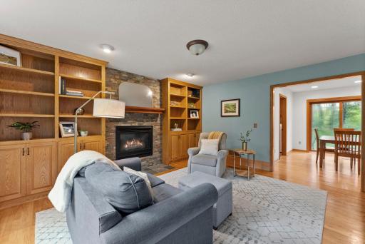 851 Lincolntown Avenue, Mahtomedi, MN 55115