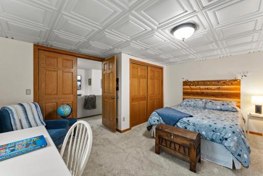 87-web-or-mls-851 Lincolntown Ave-276.jpg