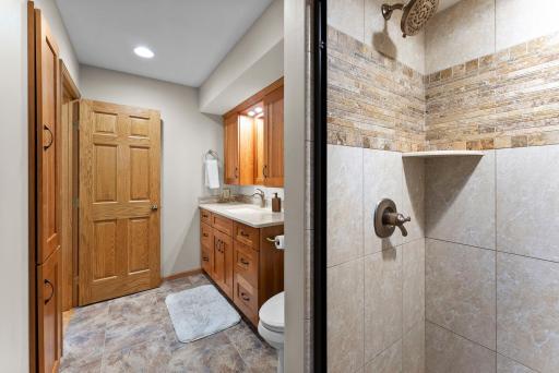 69-web-or-mls-851 Lincolntown Ave-220.jpg