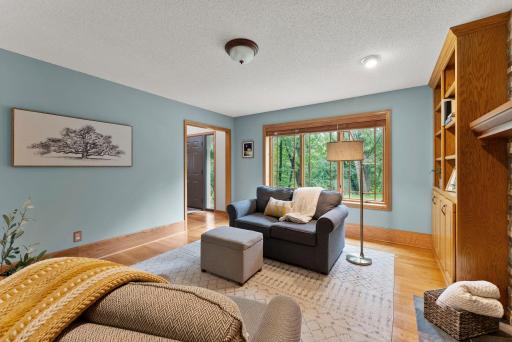 851 Lincolntown Avenue, Mahtomedi, MN 55115