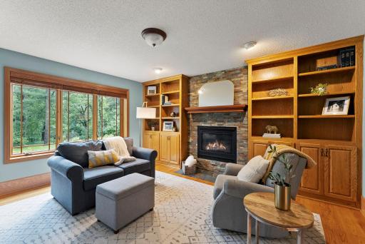 851 Lincolntown Avenue, Mahtomedi, MN 55115