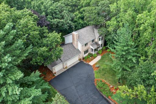 851 Lincolntown Avenue, Mahtomedi, MN 55115