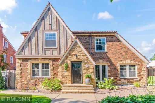 1753 Hillcrest Avenue, Saint Paul, MN 55116