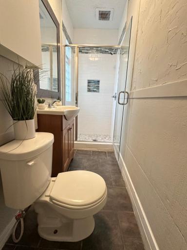 Upper Level 3/4 Bath