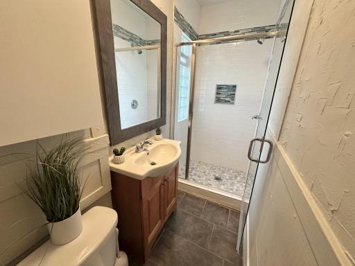 Upper Level Bath