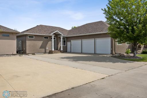 724 Northridge Way, West Fargo, ND 58078