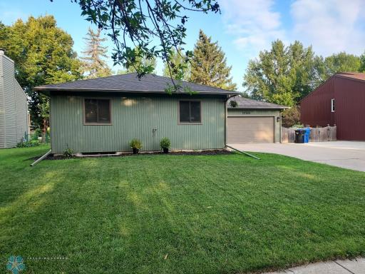 1725 Prairie Lane S, Fargo, ND 58103