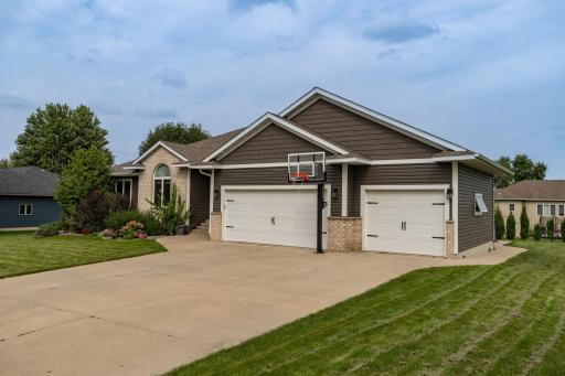 1803 16th St SW, Austin, MN 55912