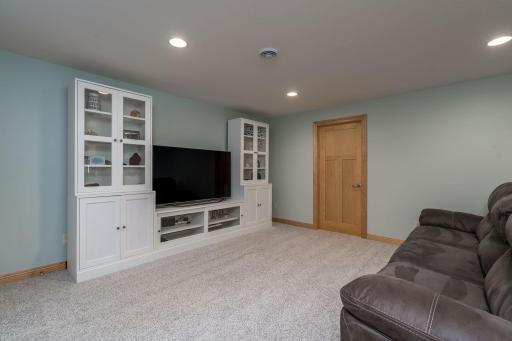 209 Pinehurst Drive, Mankato, MN 56001