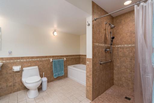 209 Pinehurst Drive, Mankato, MN 56001
