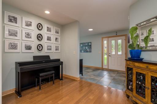 209 Pinehurst Drive, Mankato, MN 56001