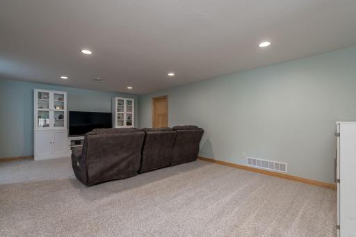 209 Pinehurst Drive, Mankato, MN 56001