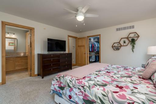 209 Pinehurst Drive, Mankato, MN 56001
