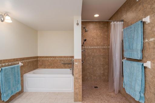 209 Pinehurst Drive, Mankato, MN 56001