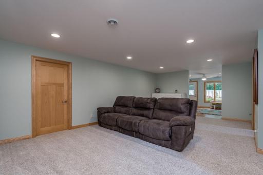209 Pinehurst Drive, Mankato, MN 56001