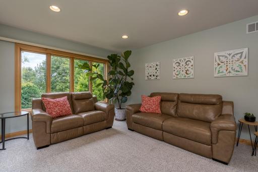 209 Pinehurst Drive, Mankato, MN 56001