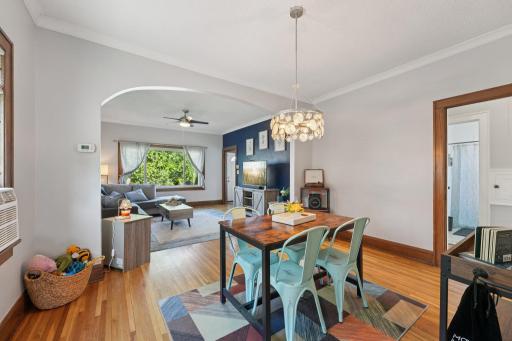 12-web-or-mls-N Knox Ave-S1308-012.jpg