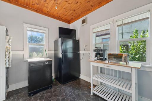 17-web-or-mls-N Knox Ave-S1308-017.jpg