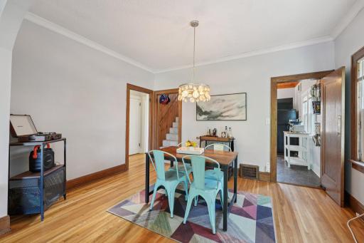11-web-or-mls-N Knox Ave-S1308-011.jpg