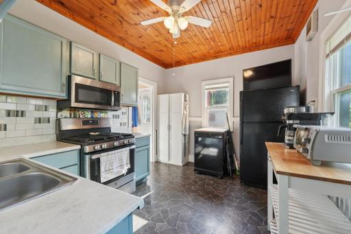14-web-or-mls-N Knox Ave-S1308-014.jpg