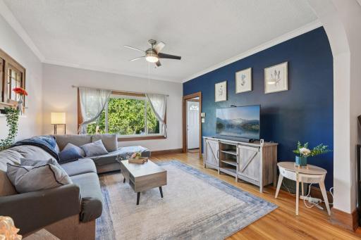 9-web-or-mls-N Knox Ave-S1308-009.jpg