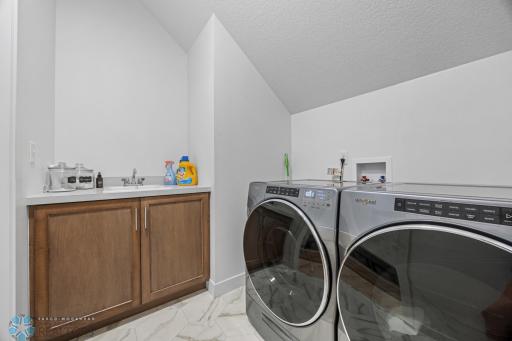 6090 Wildflower Drive S, Fargo, ND 58104